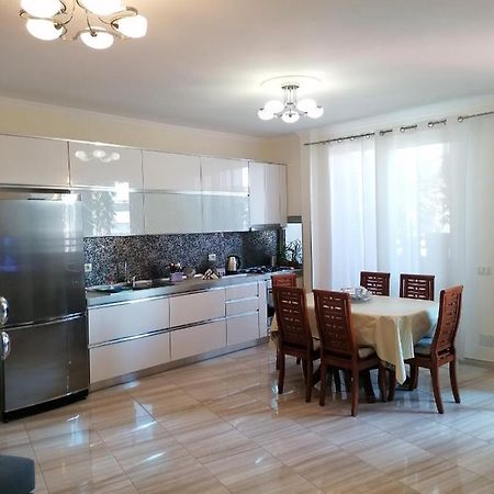 Holiday Center Apartment Shkodër Екстериор снимка
